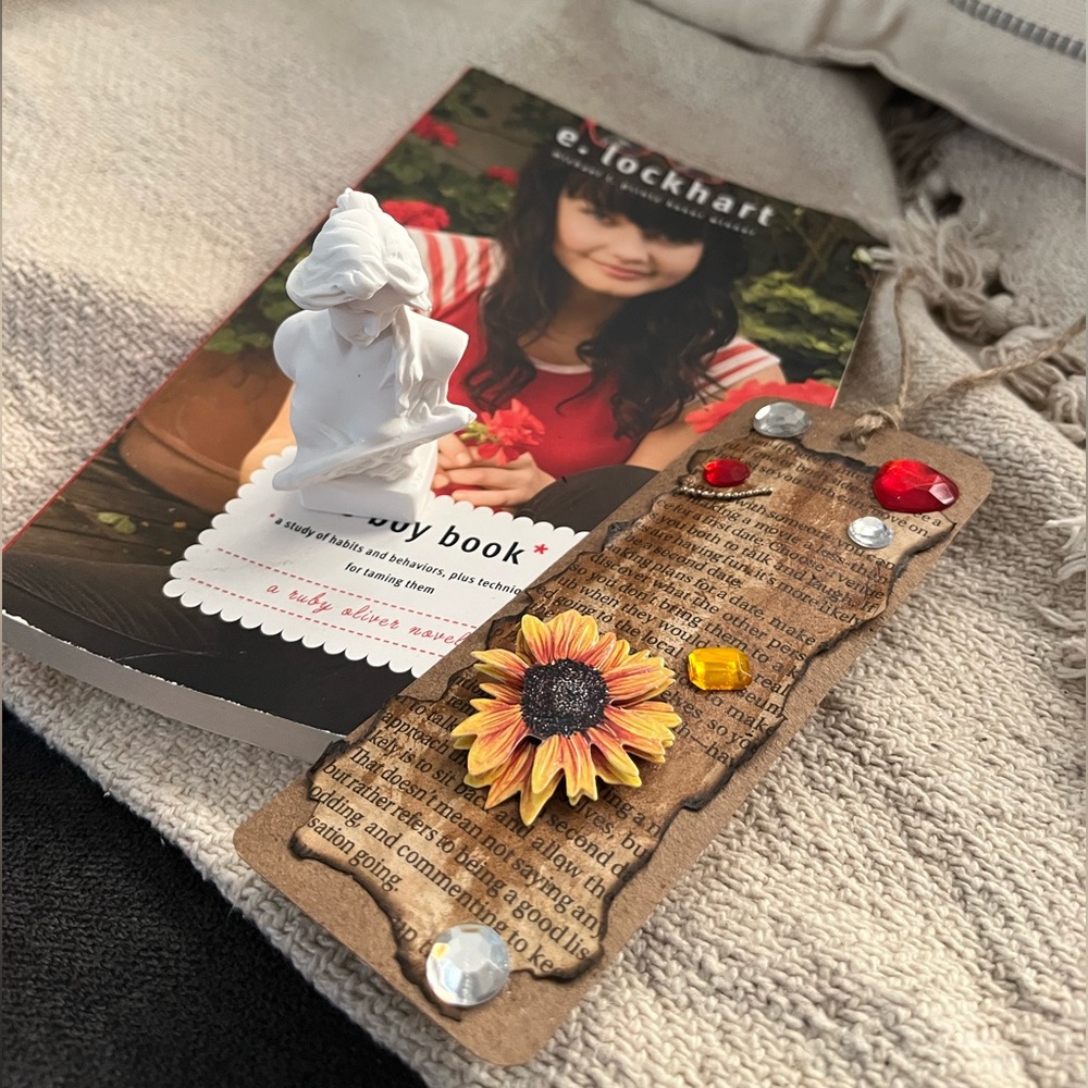 BUNDLE: Novel. Mini statue. Handmade bookmark